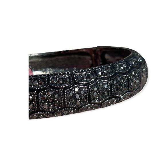 Fashion Jewelry Black Hinged Sparkle Bracelet - Picture 4 of 6